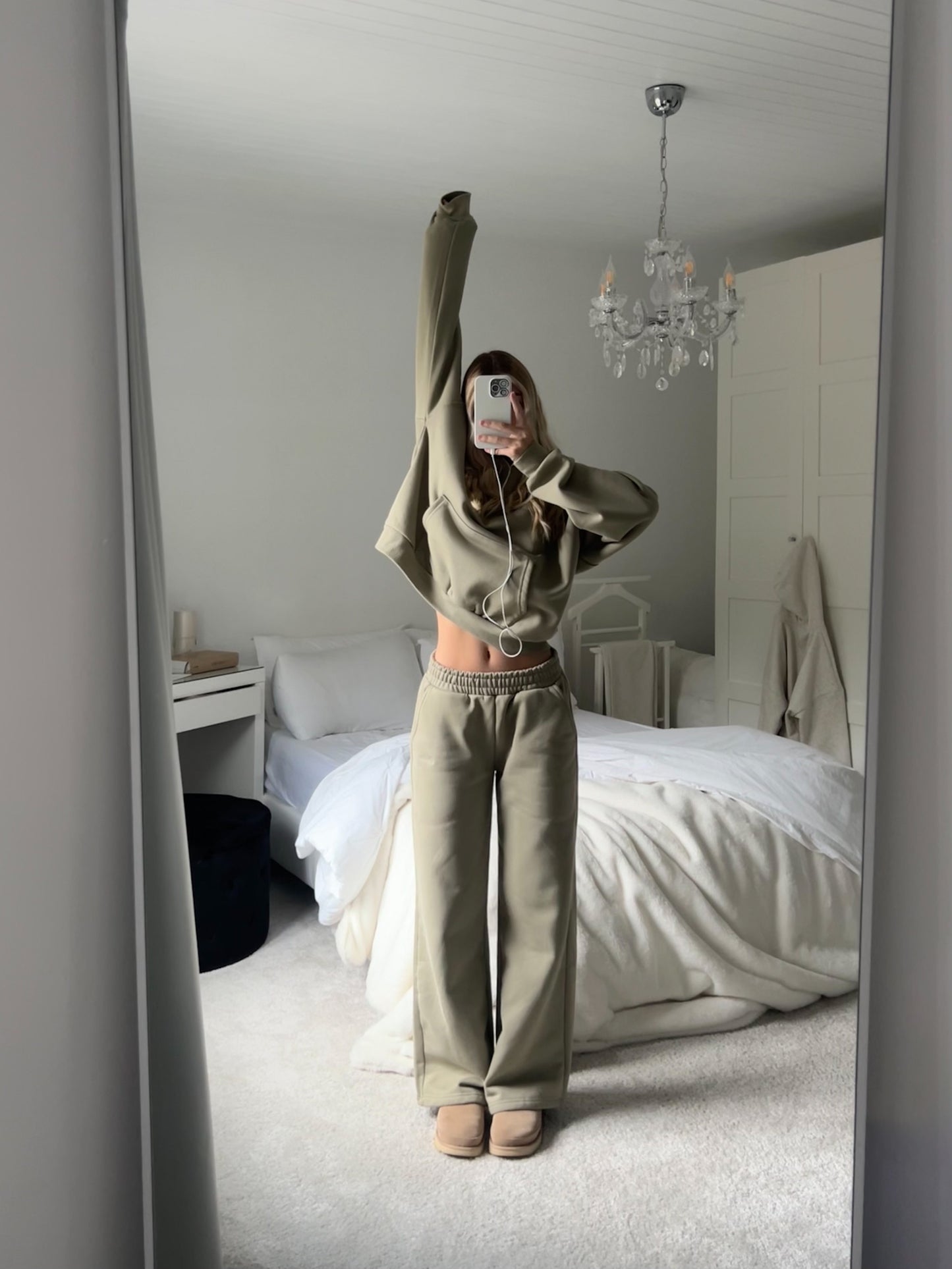 Signature Wide Leg Sweatpants in Limestone