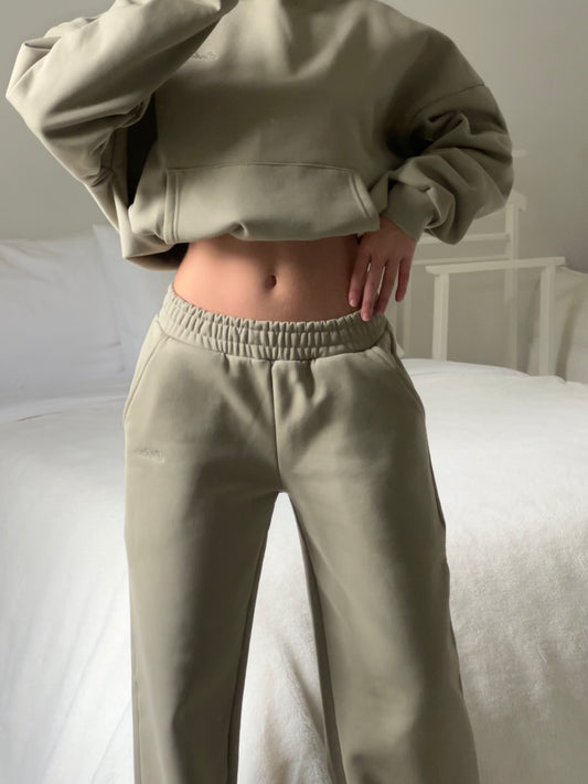 Signature Wide Leg Sweatpants in Limestone