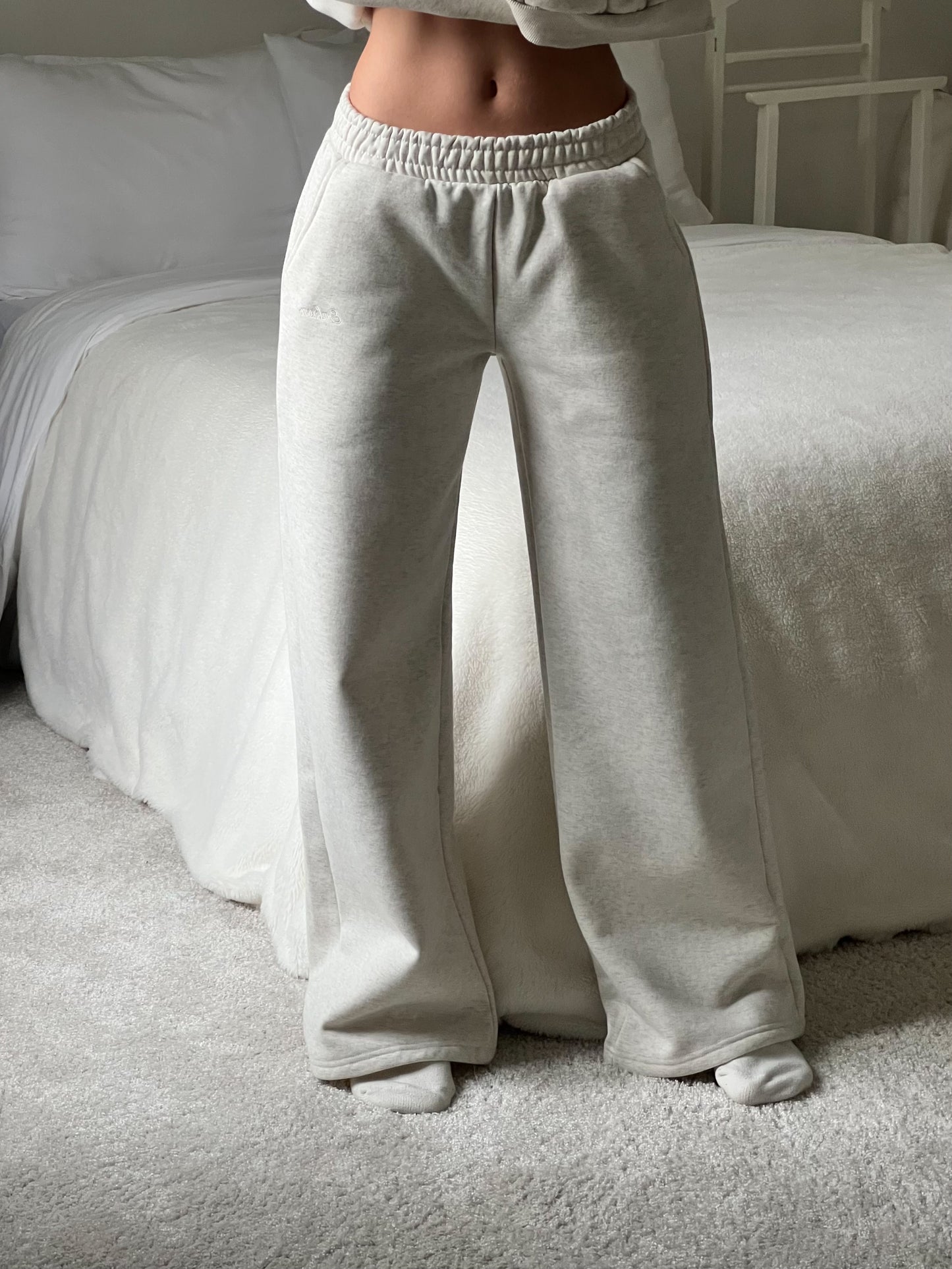 Signature Wide Leg Sweatpants in Pearl Grey